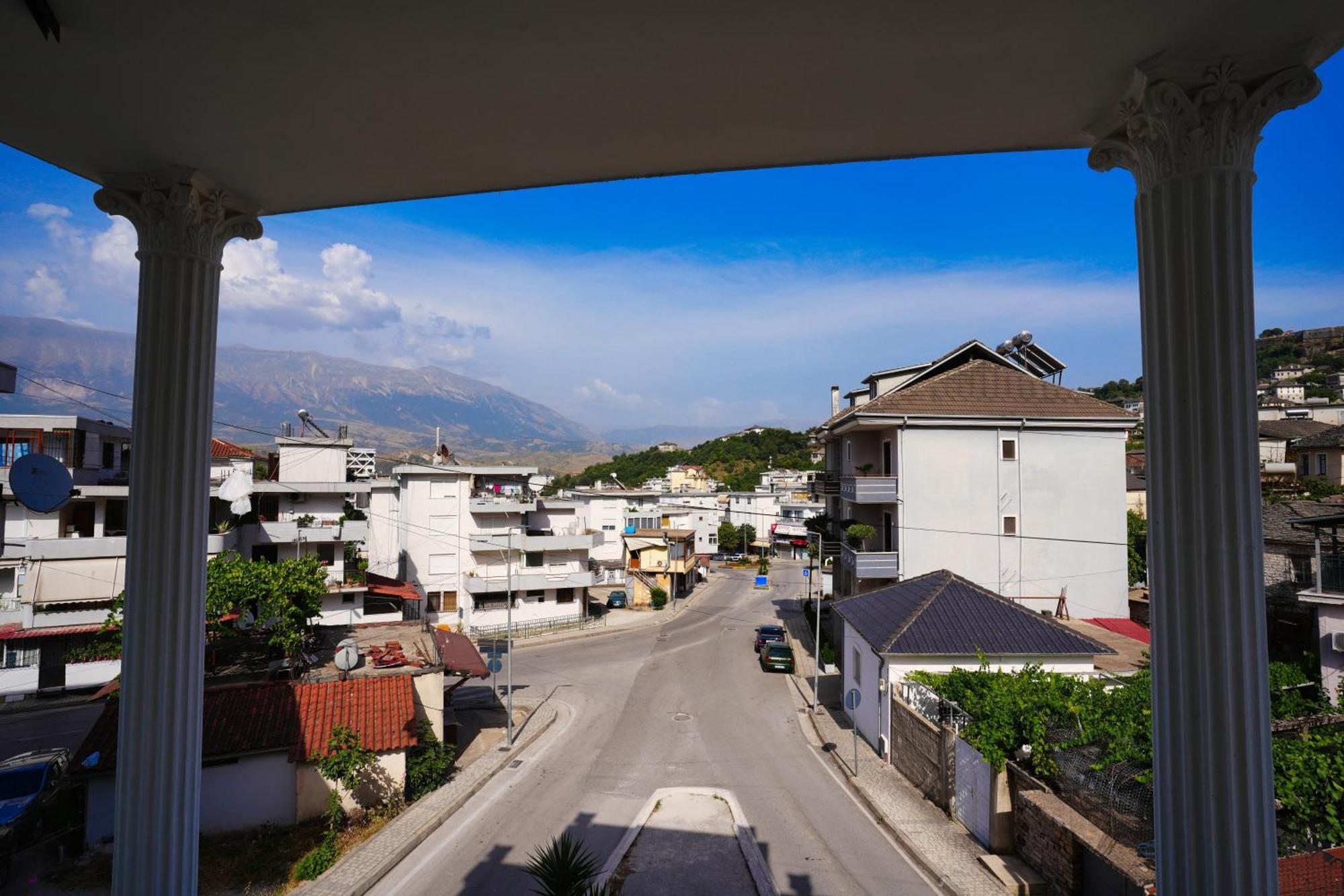 Boutique Hotel Empire Of Martin Gjirokaster Luaran gambar